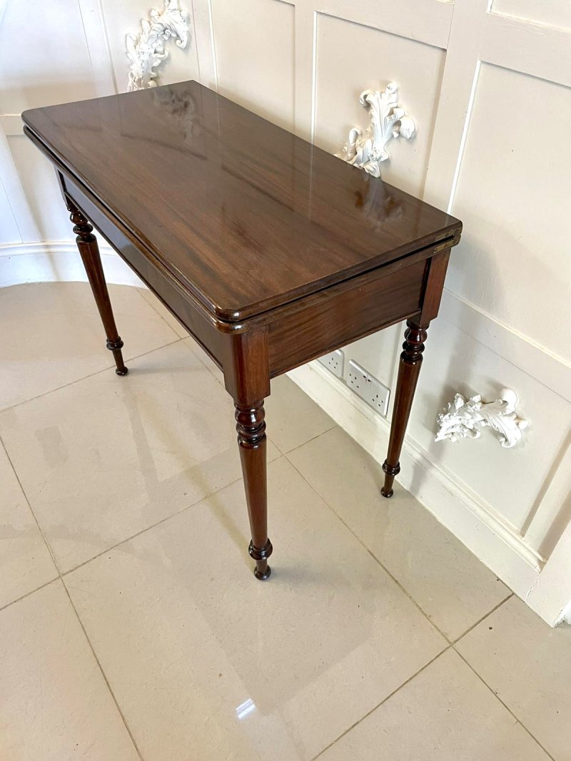 Antique George III Quality Mahogany Fold Over Tea/Side Table - Image 2